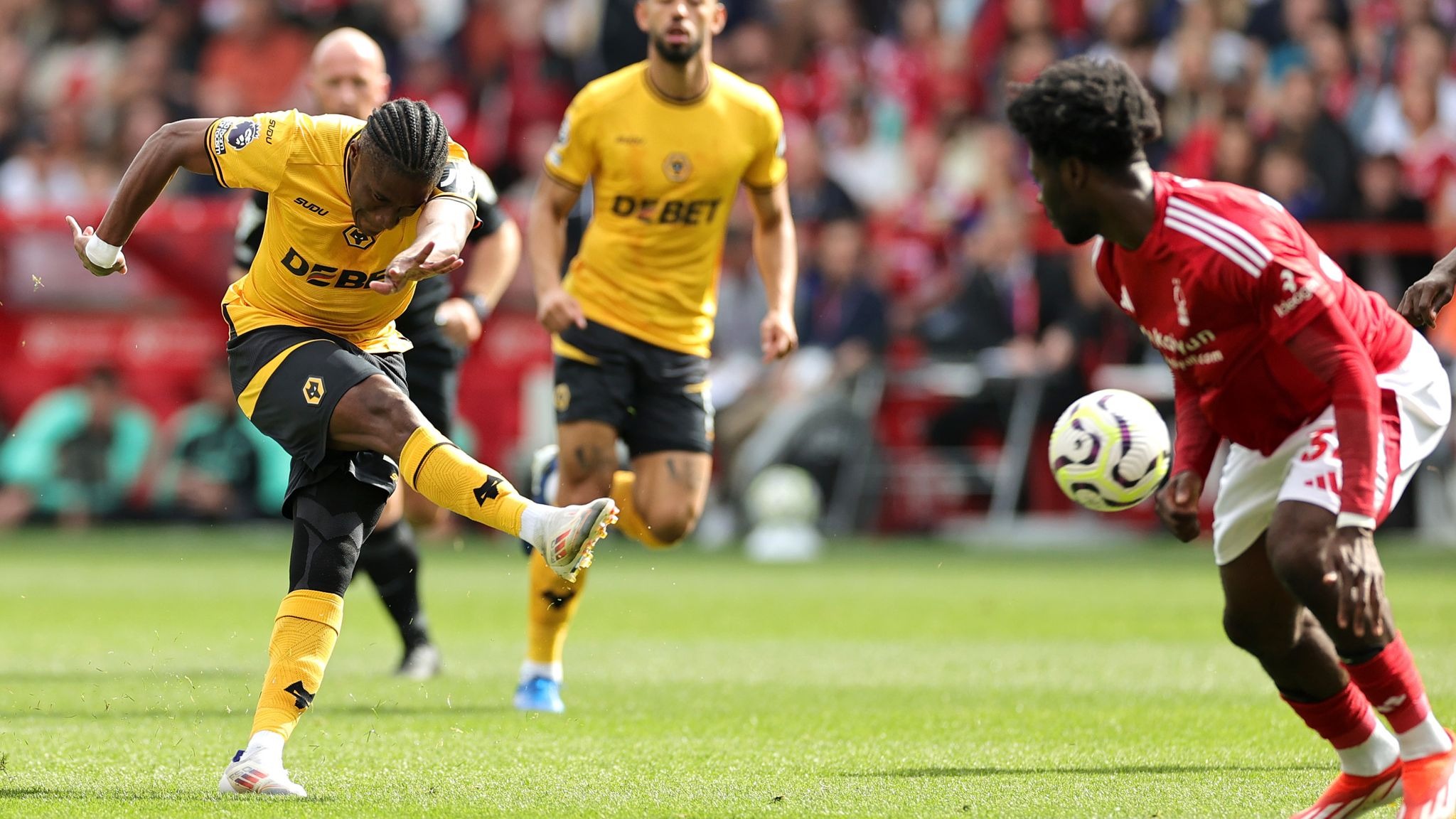 Nhận định soi kèo Wolves vs Nottingham lúc 02h30 ngày 4/12/2025